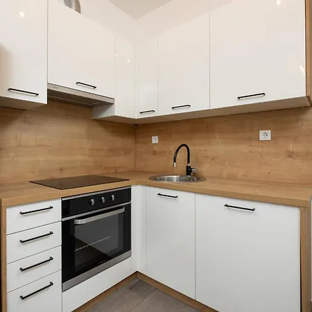 Bura Apartment Kastela