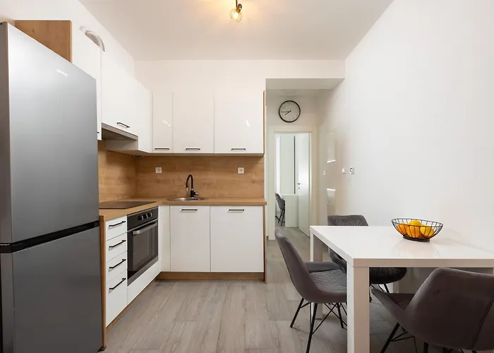 Bura Apartment Kastela