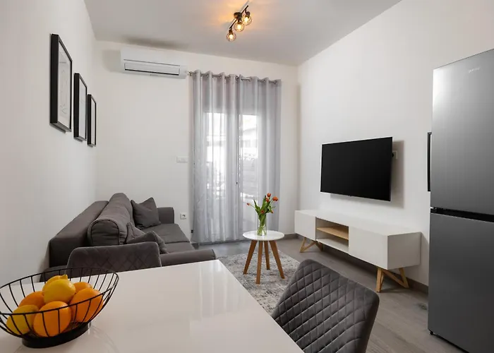 Bura Apartment Kastela