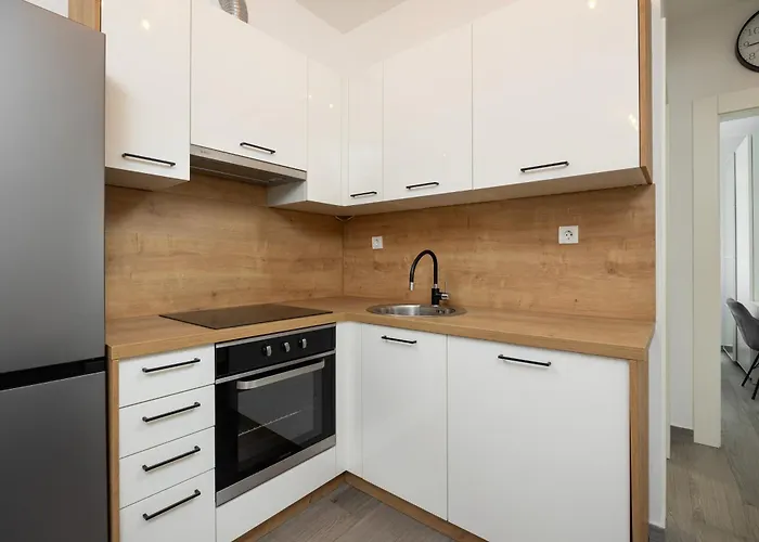 Bura Apartment Kastela