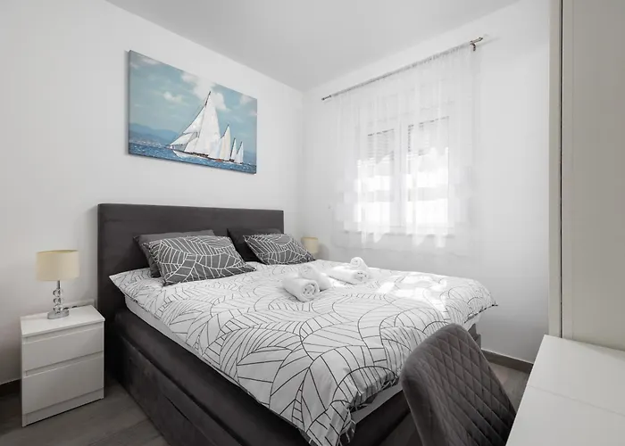Apartment Bura *